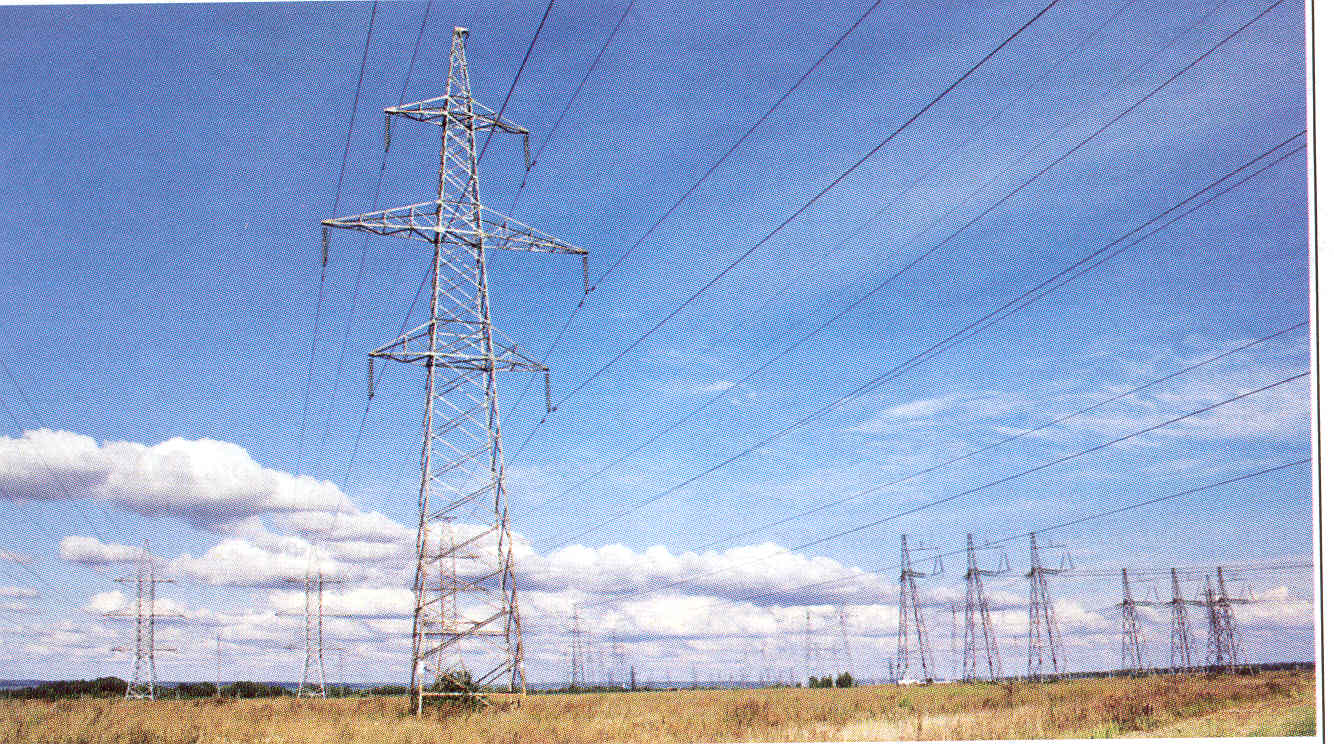 "Высоковольтные линии электропередач от Чебоксарской ГЭС. Фото 2011."